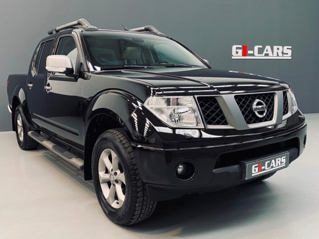 Nissan Navara 4X4 Doble Cabina PLATINUM Piel Marfil