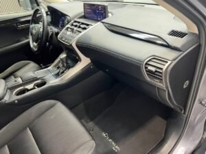 Lexus NX 2.5 300h Business Navigation 2WD