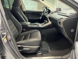 Lexus NX 2.5 300h Business Navigation 2WD