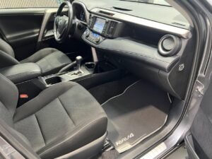 Toyota Rav4 2.5l hybrid 2WD Advance