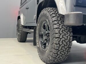 Land Rover Defender 90 SW SE