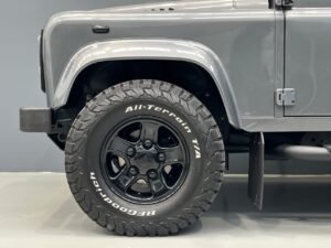 Land Rover Defender 90 SW SE