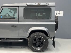 Land Rover Defender 90 SW SE