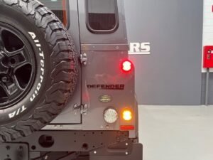 Land Rover Defender 90 SW SE