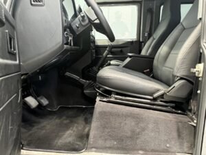 Land Rover Defender 90 SW SE