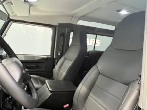 Land Rover Defender 90 SW SE