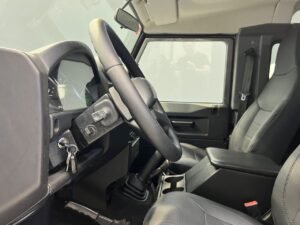 Land Rover Defender 90 SW SE