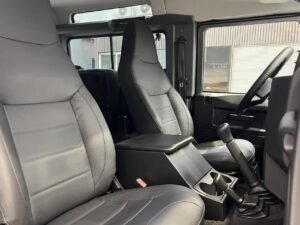 Land Rover Defender 90 SW SE