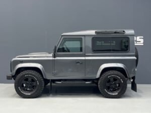 Land Rover Defender 90 SW SE