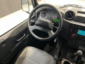 Land Rover Defender 90 SW SE