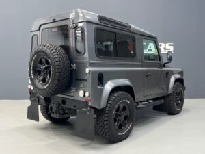 Land Rover Defender 90 SW SE